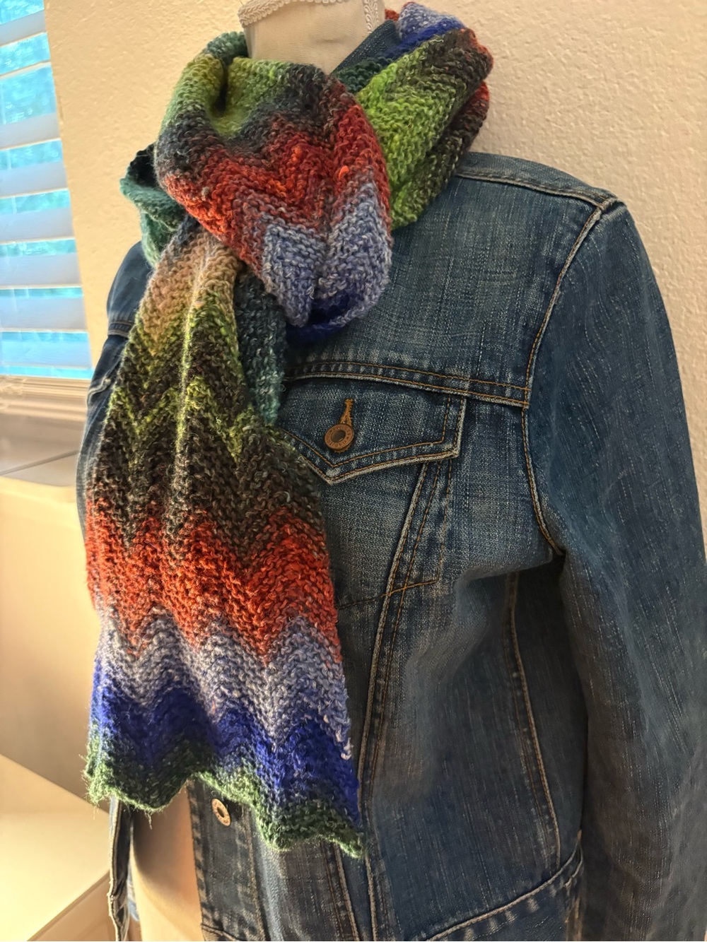 Handmade Zigzag Knit Scarf - Unisex Accessory - Picture 3 of 8